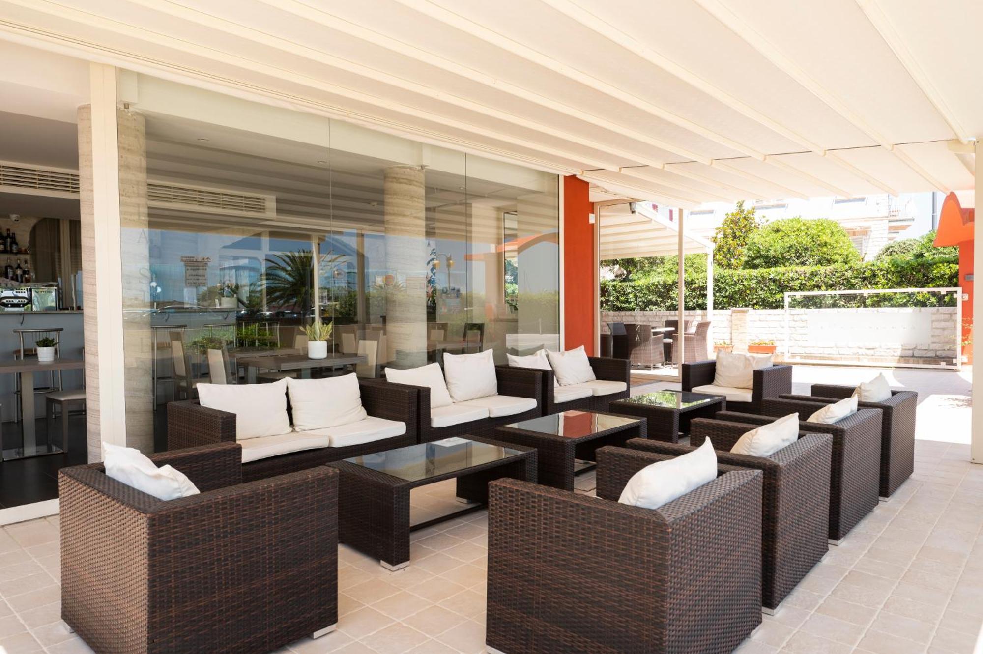 Hotel Villa Sirena נומאנה מראה חיצוני תמונה