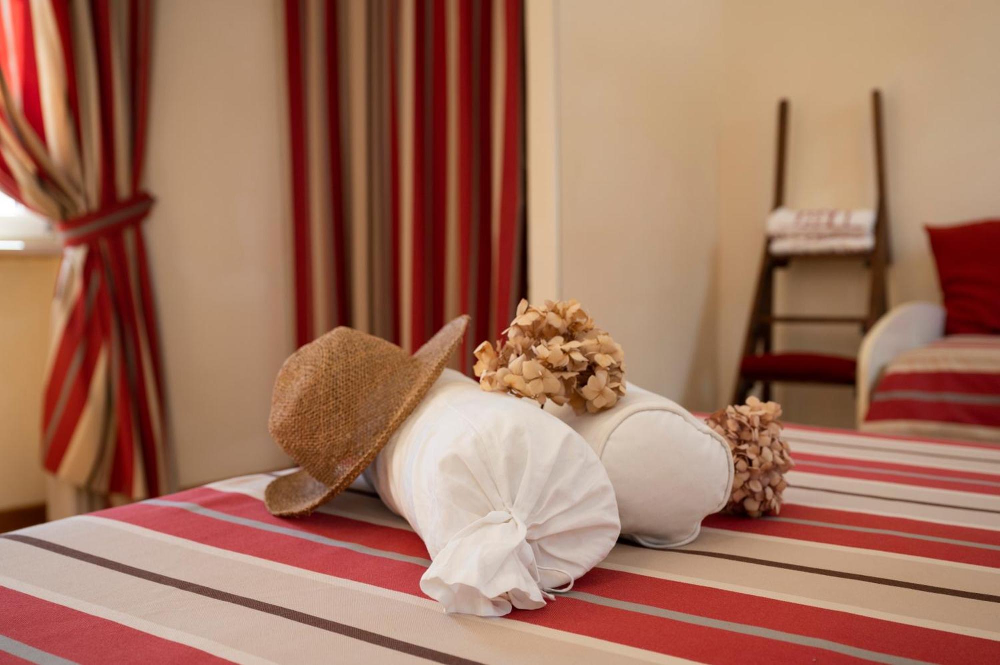 Hotel Villa Sirena נומאנה מראה חיצוני תמונה