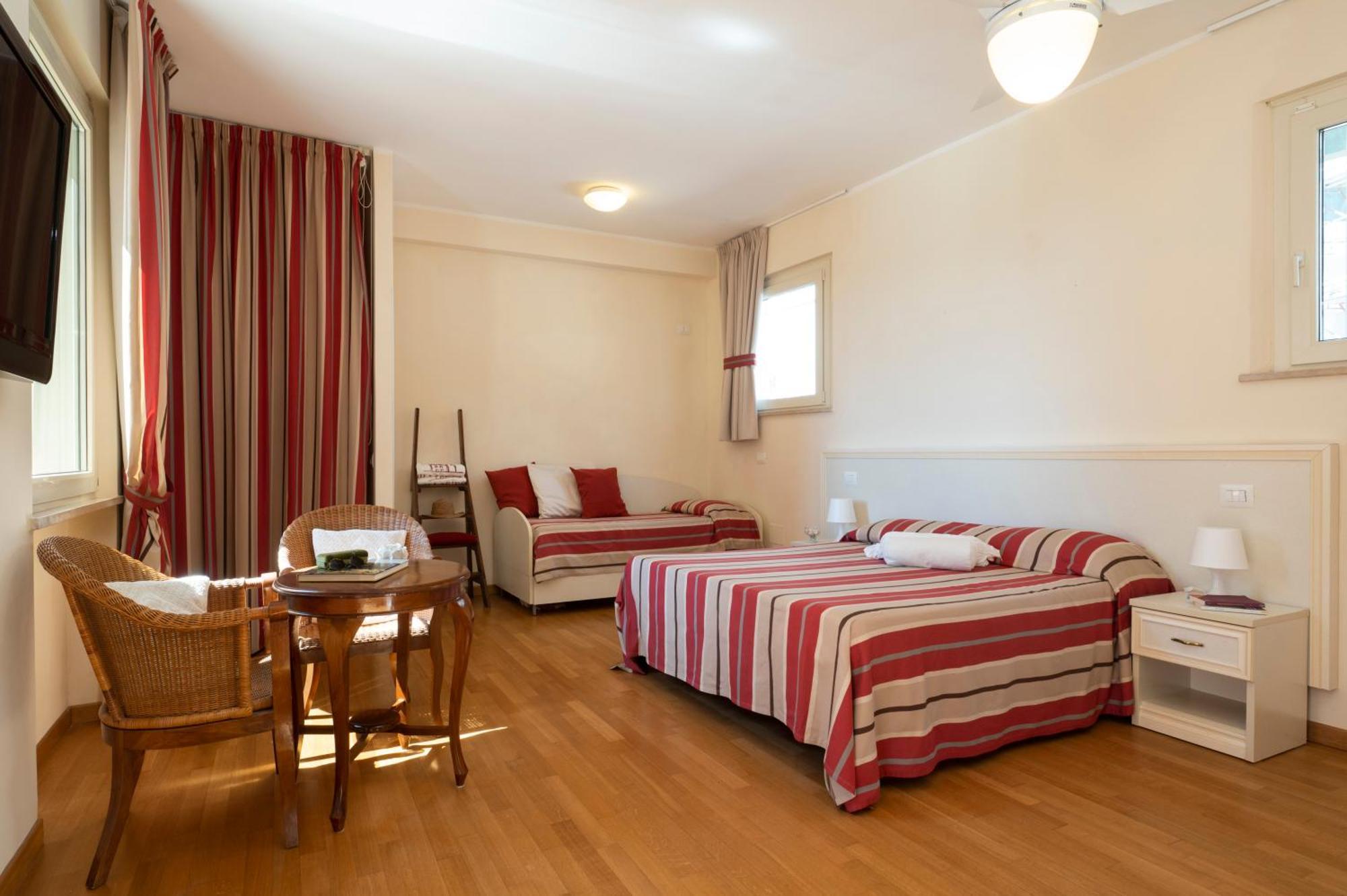 Hotel Villa Sirena נומאנה מראה חיצוני תמונה