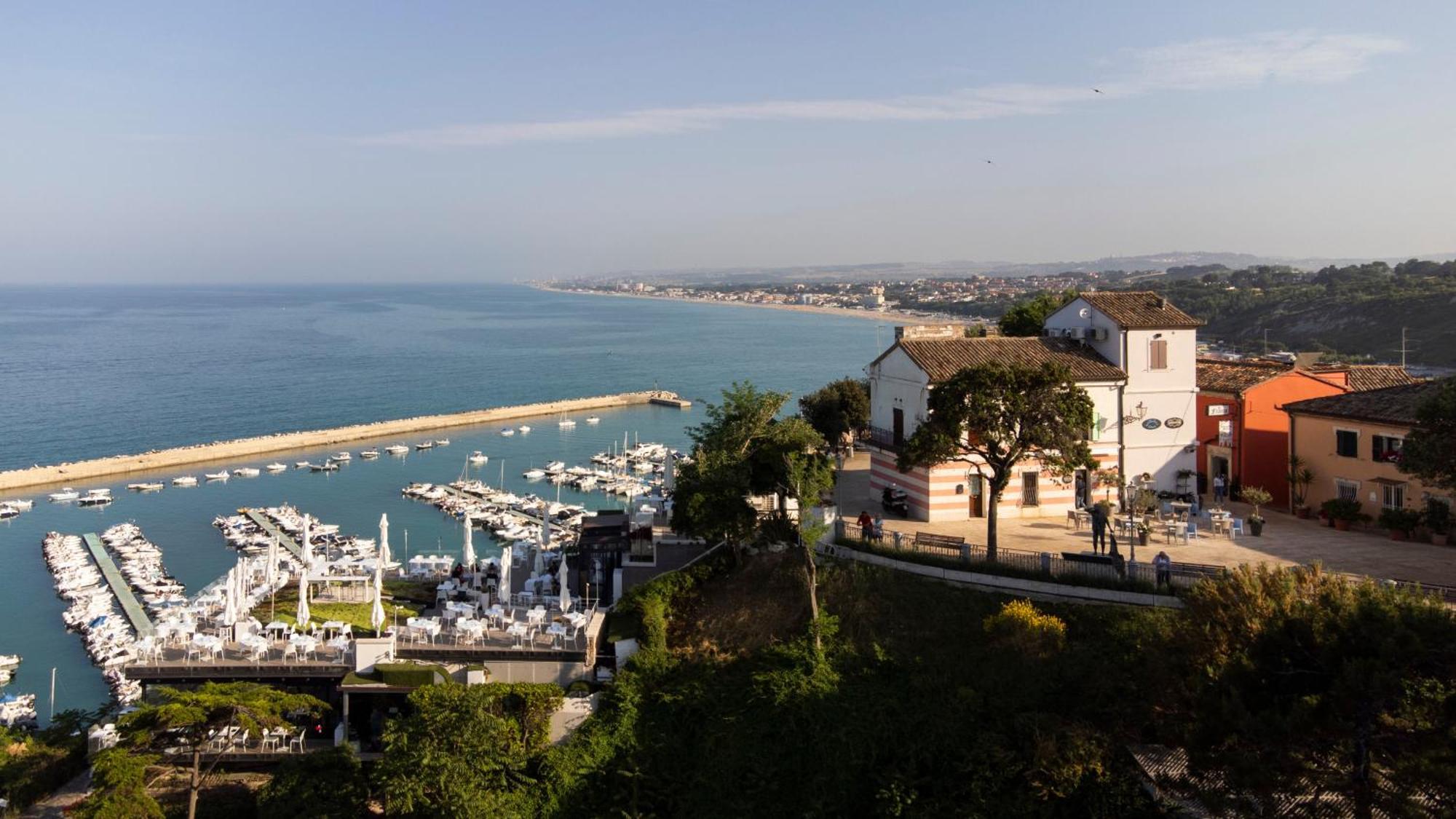 Hotel Villa Sirena נומאנה מראה חיצוני תמונה