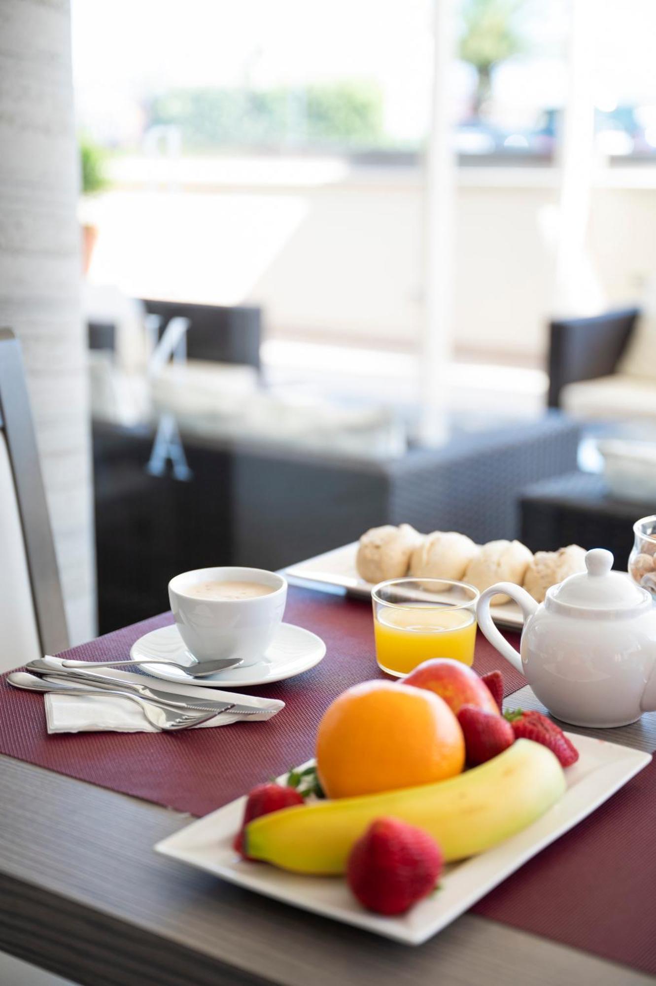 Hotel Villa Sirena נומאנה מראה חיצוני תמונה