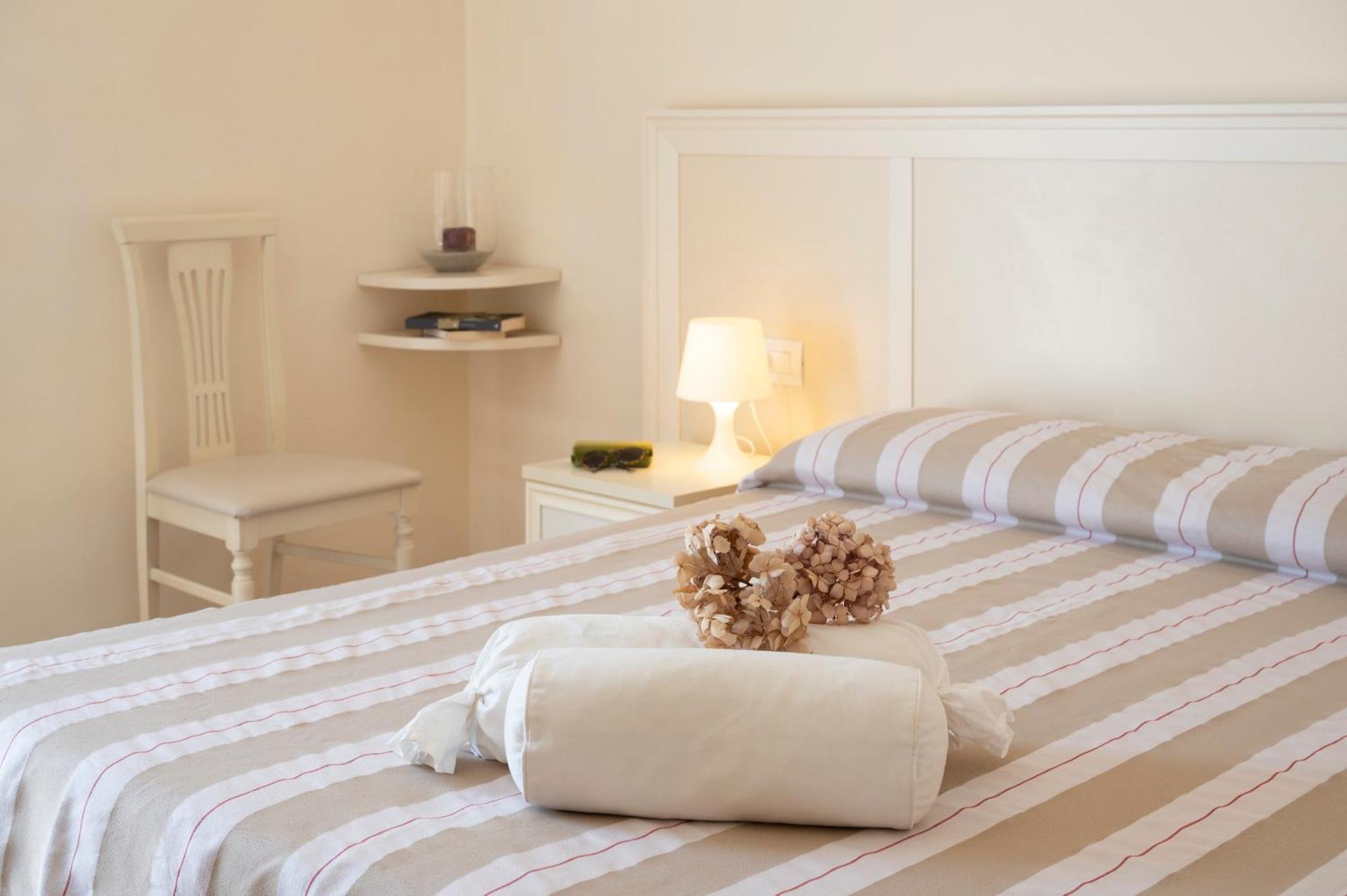 Hotel Villa Sirena נומאנה מראה חיצוני תמונה