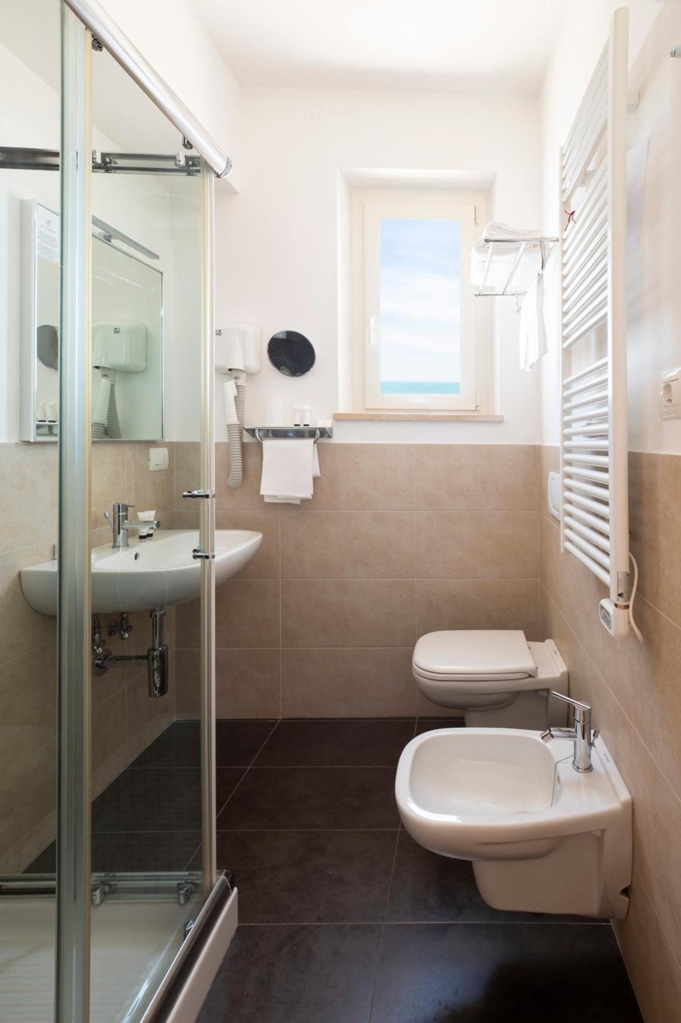 Hotel Villa Sirena נומאנה מראה חיצוני תמונה